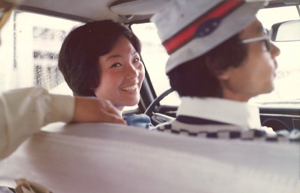 운전하는 직장여성 1세대 의 사진