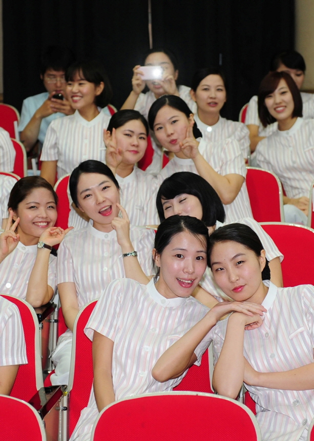 예비 간호사들의 미소 의 사진